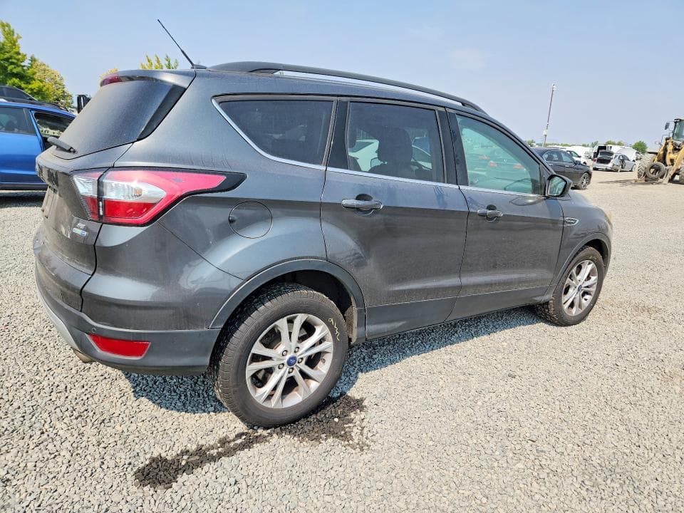 2017 FORD ESCAPE SE 3