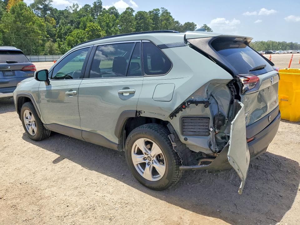 2021 TOYOTA RAV4 XLE 2