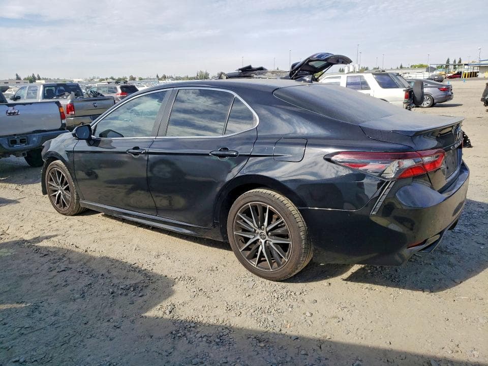 2022 TOYOTA CAMRY SE 2