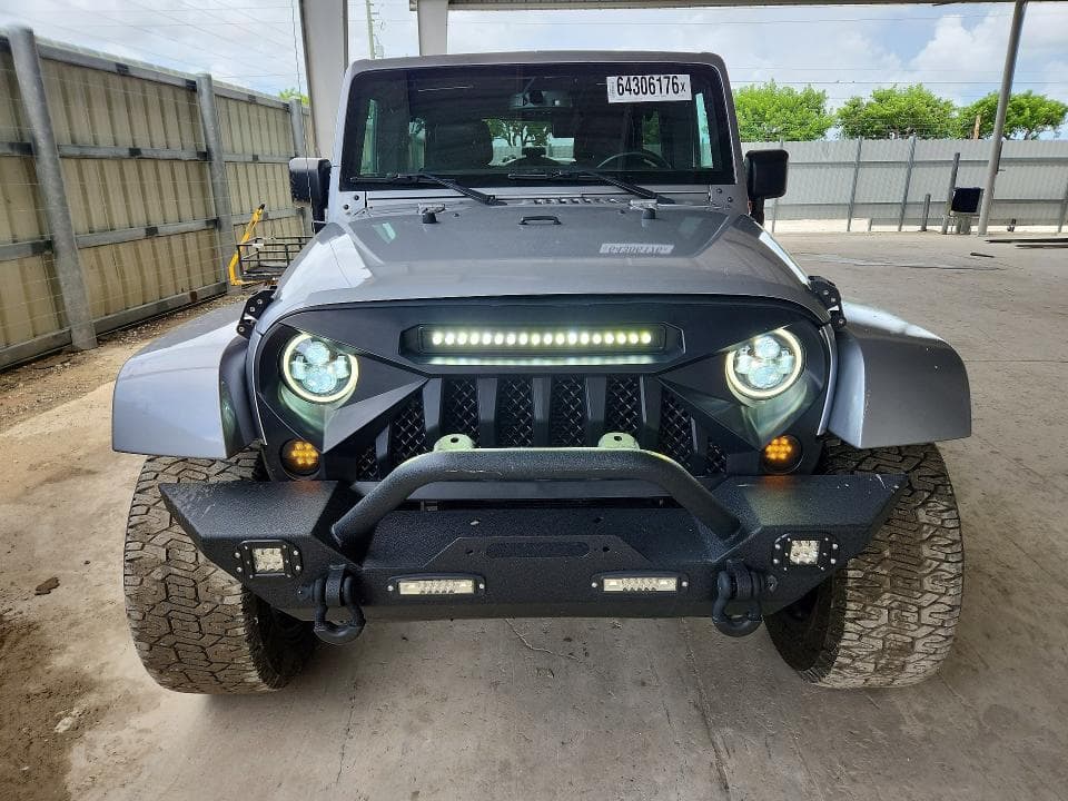2017 JEEP WRANGLER UNLIMITED SAHARA 5