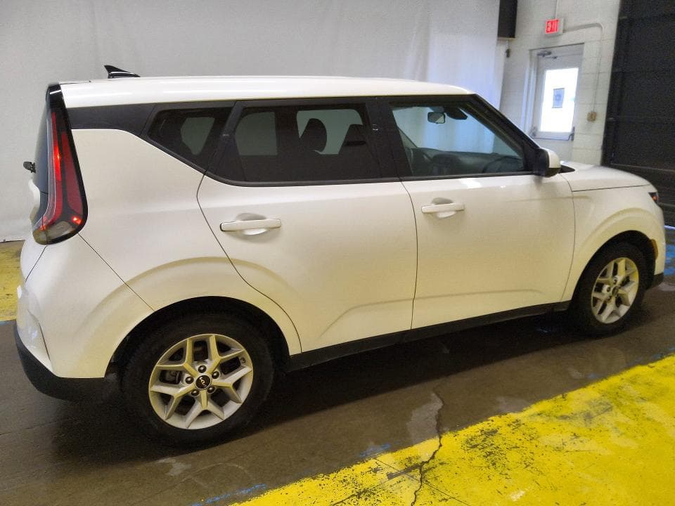 2023 KIA SOUL LX 3