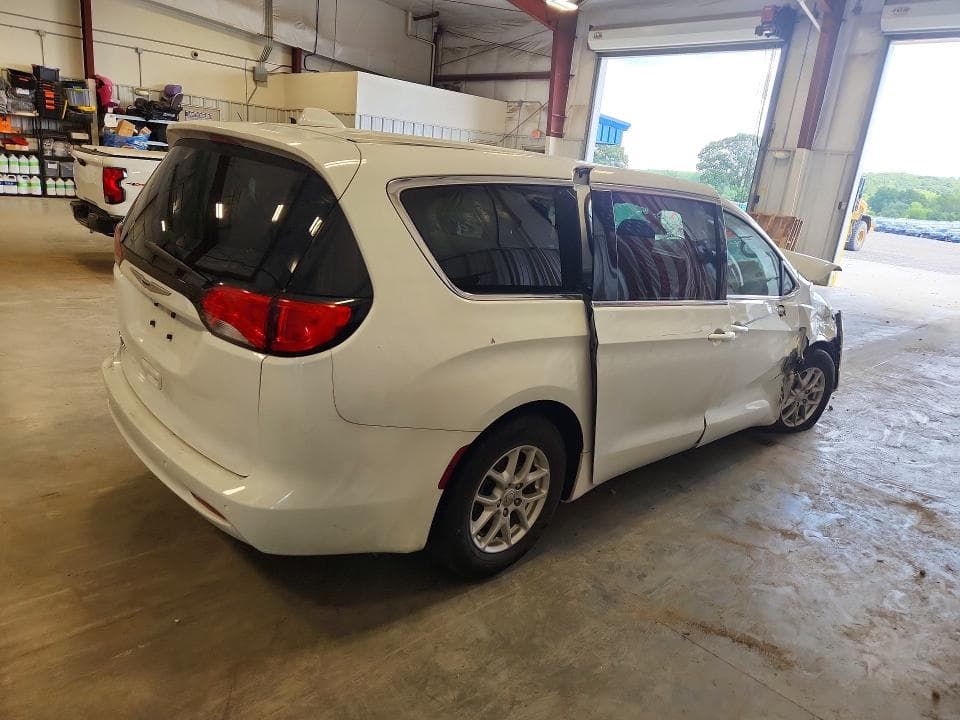 2017 CHRYSLER PACIFICA LX 3