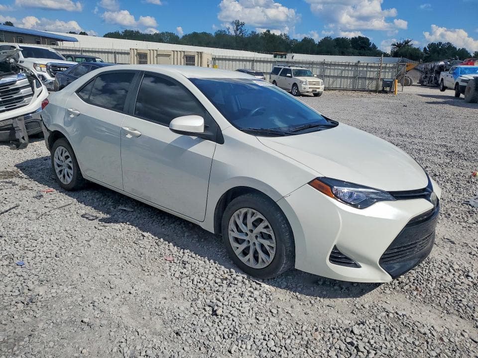 2017 TOYOTA COROLLA LE 4
