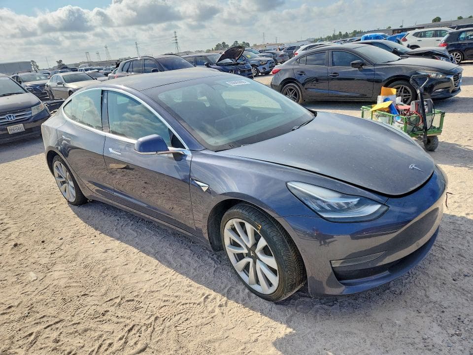 2018 TESLA MODEL 3 4