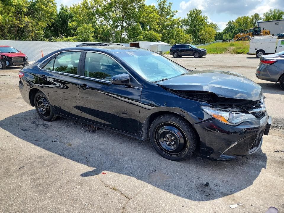 2017 TOYOTA CAMRY SE 4