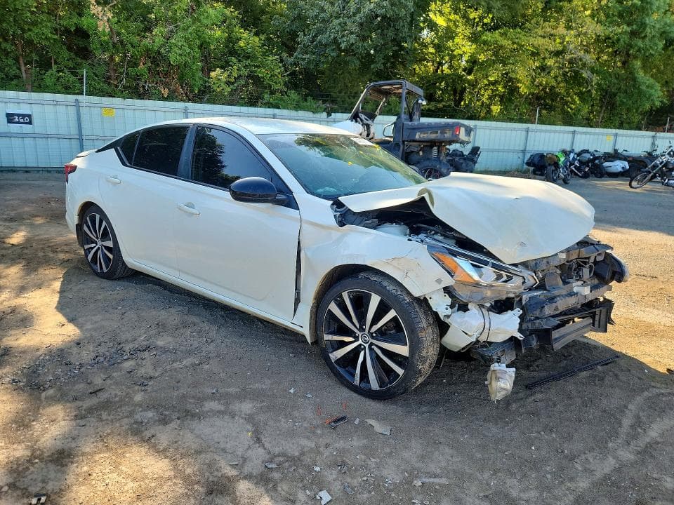 2021 NISSAN ALTIMA SR 4
