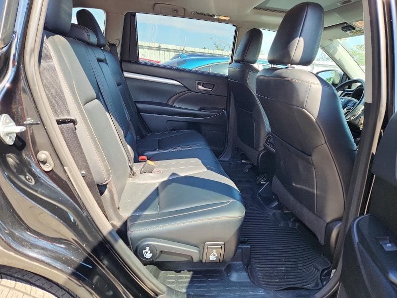 2018 TOYOTA HIGHLANDER XLE 11