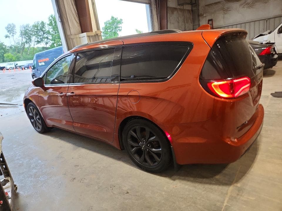 2018 CHRYSLER PACIFICA TOURING L 2