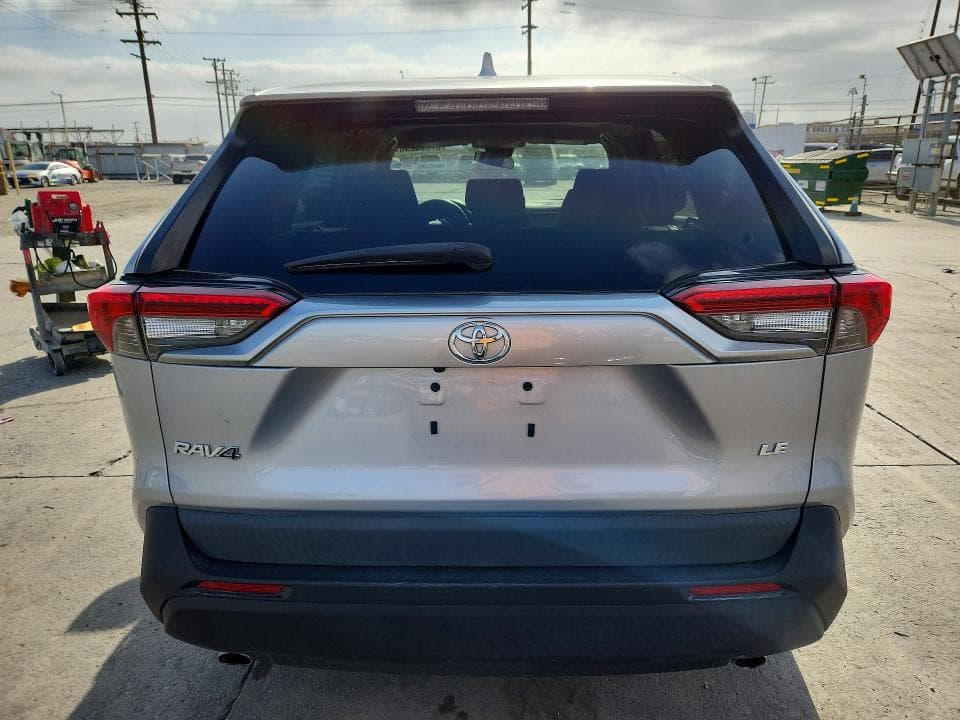 2022 TOYOTA RAV4 LE 6