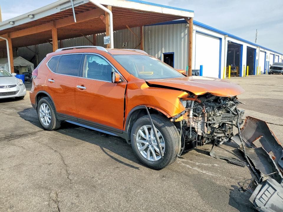 2018 NISSAN ROGUE SV 4