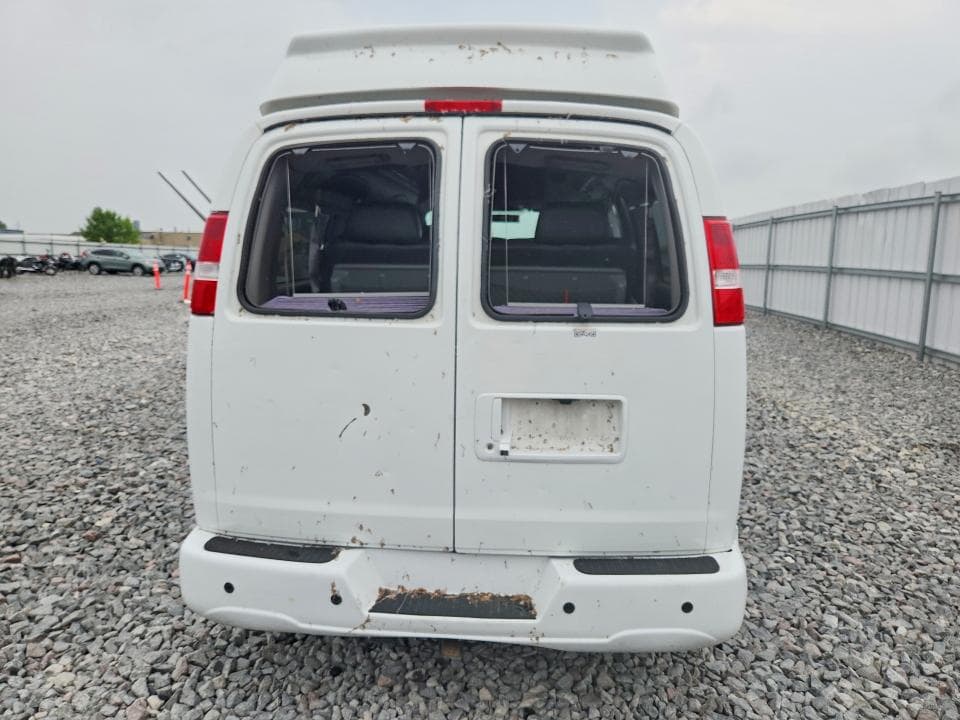 2017 GMC SAVANA G2500 6
