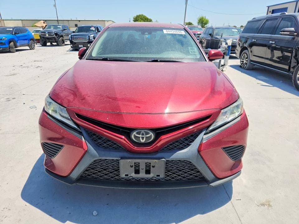 2018 TOYOTA CAMRY SE 5