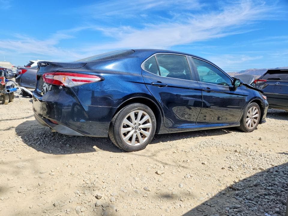 2018 TOYOTA CAMRY LE 3