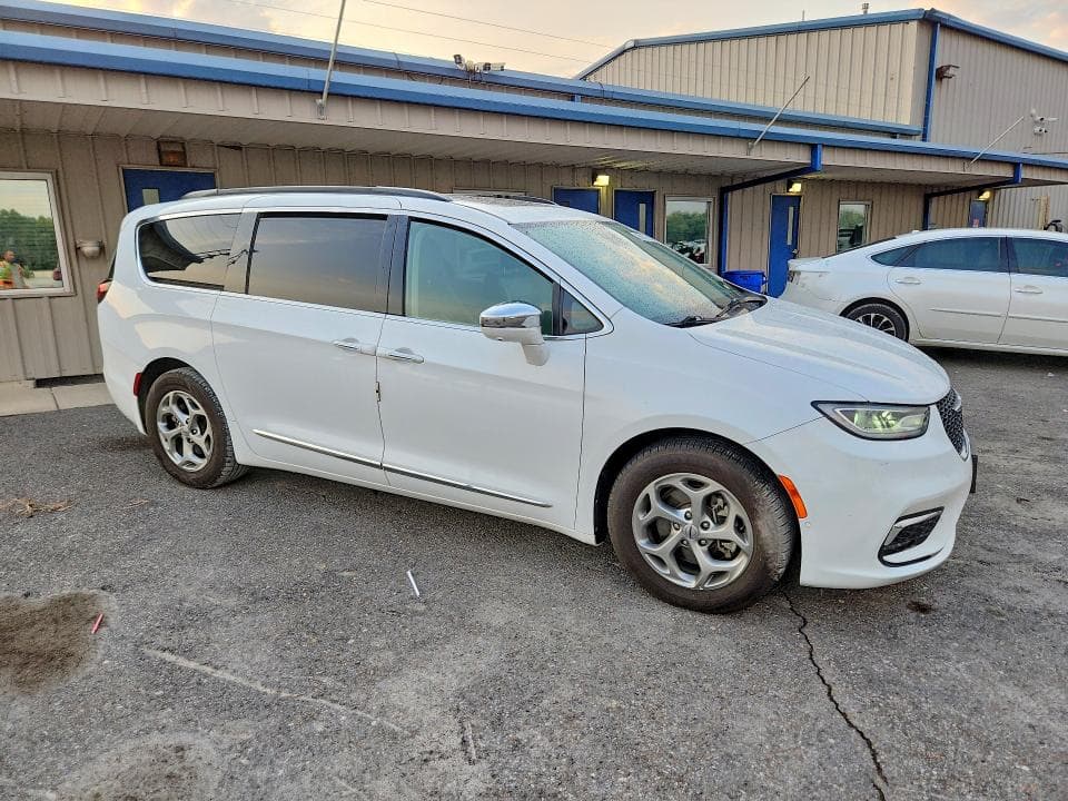 2022 CHRYSLER PACIFICA LIMITED 4