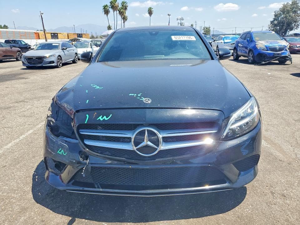 2019 MERCEDES-BENZ C 300 5