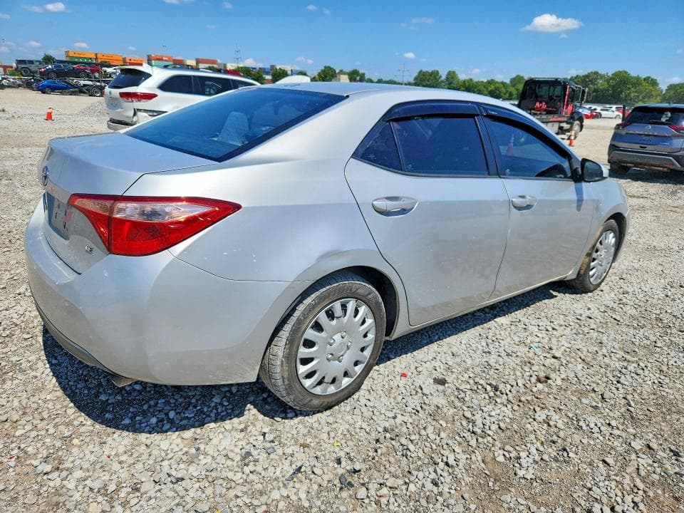 2017 TOYOTA COROLLA LE 3