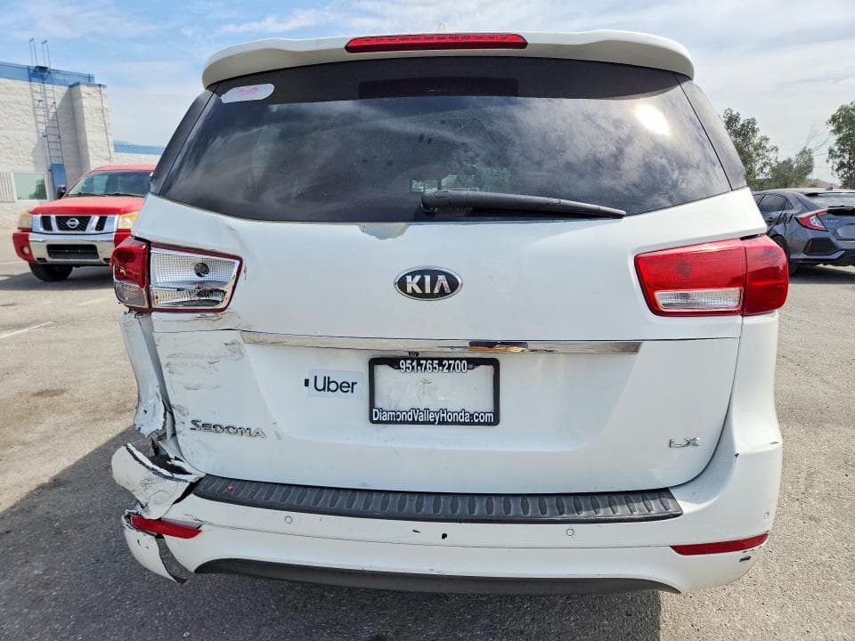2017 KIA SEDONA LX 6