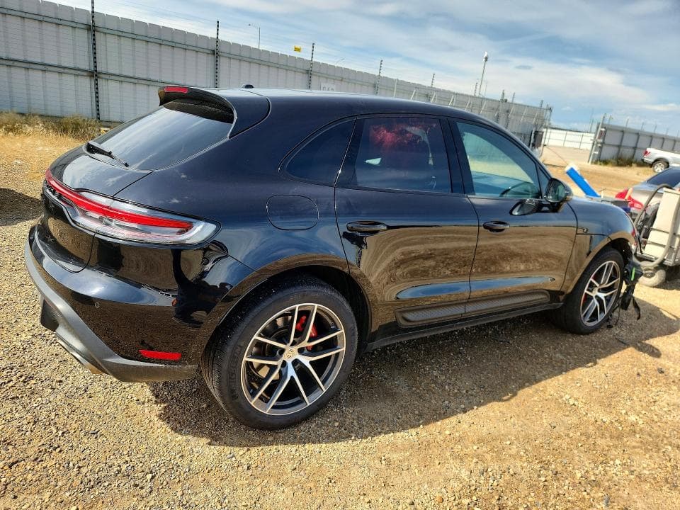 2025 PORSCHE MACAN S 3