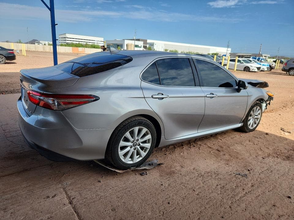 2019 TOYOTA CAMRY LE 3