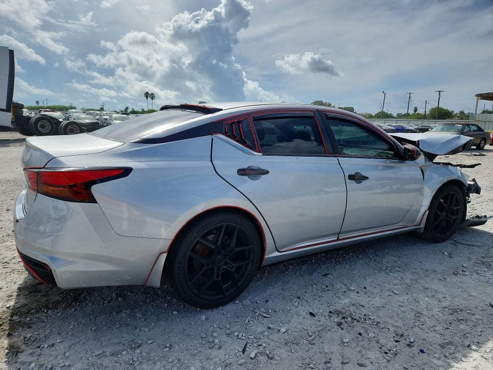 2022 NISSAN ALTIMA SR 3