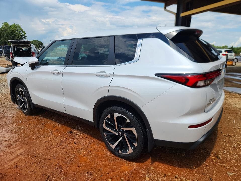 2022 MITSUBISHI OUTLANDER ES 2