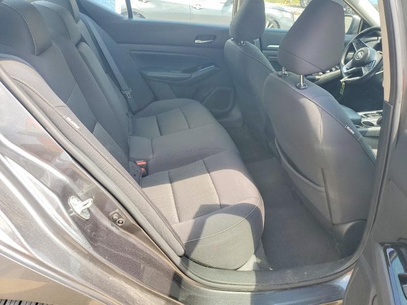 2022 NISSAN ALTIMA SV 10