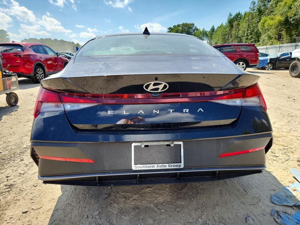 2025 HYUNDAI ELANTRA SE 6