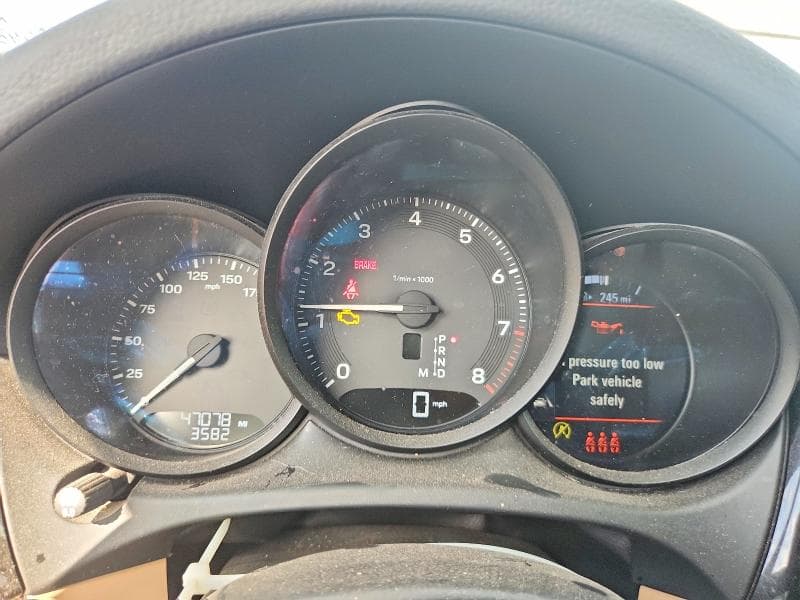 2023 PORSCHE MACAN BASE 9
