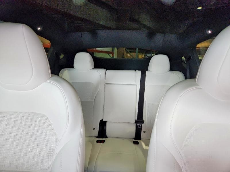 2026 TESLA MODEL Y 10