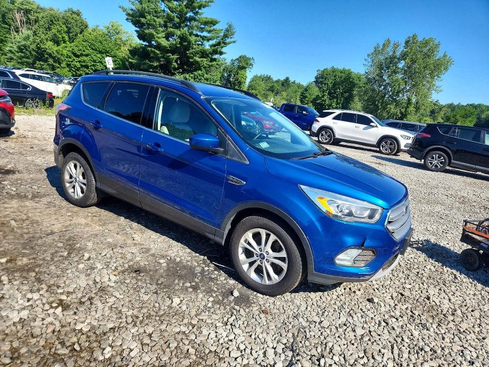 2017 FORD ESCAPE SE 4
