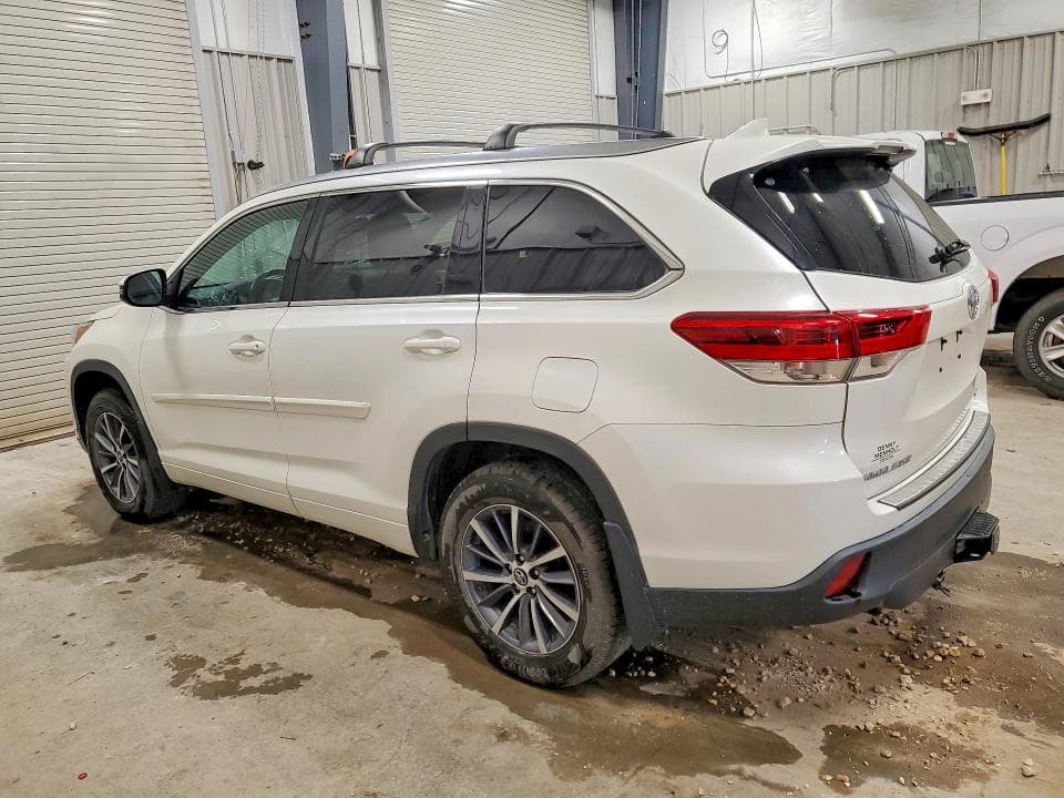 2018 TOYOTA HIGHLANDER XLE 2