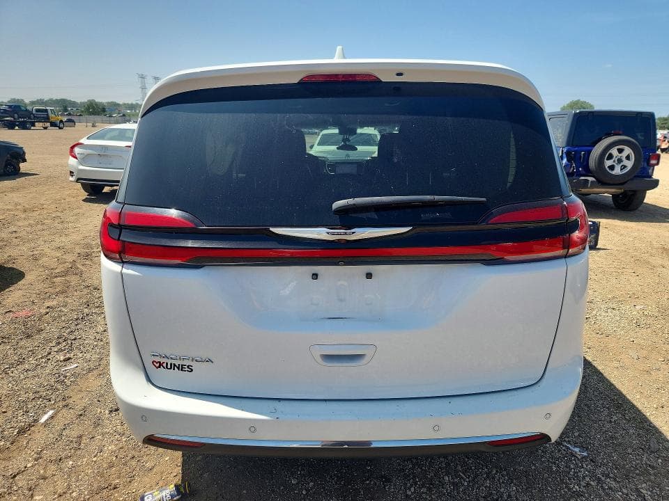 2022 CHRYSLER PACIFICA TOURING L 6
