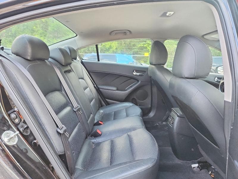 2017 KIA FORTE EX 10