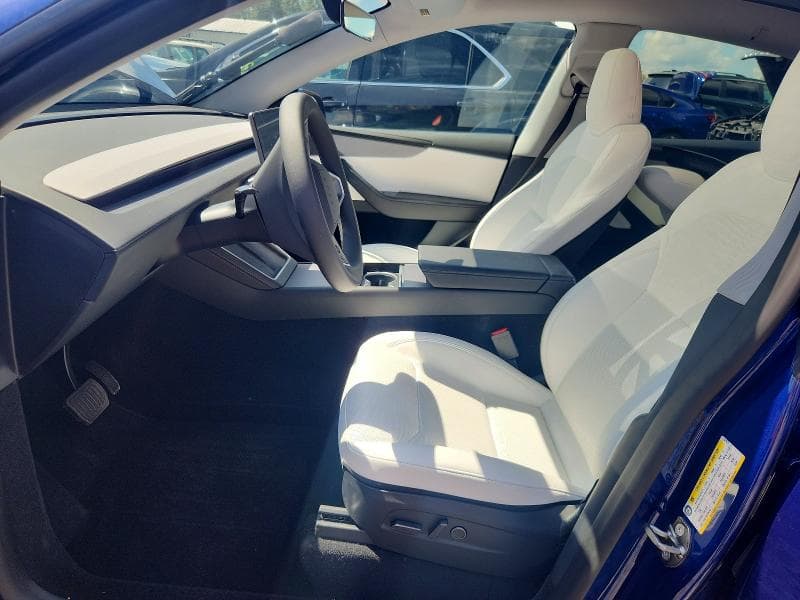 2026 TESLA MODEL Y 7
