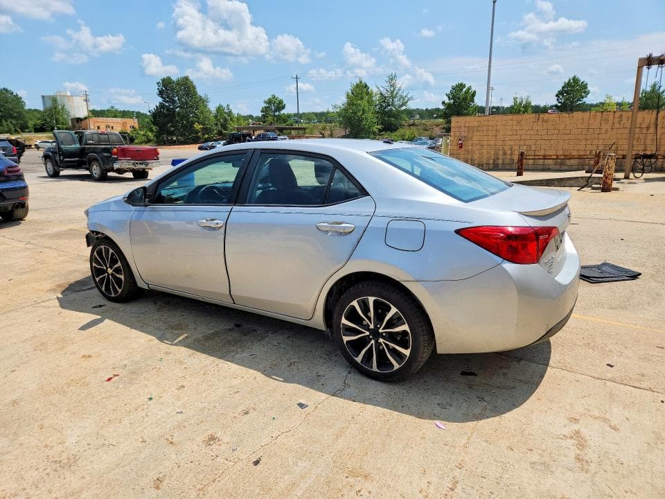 2017 TOYOTA COROLLA SE 2