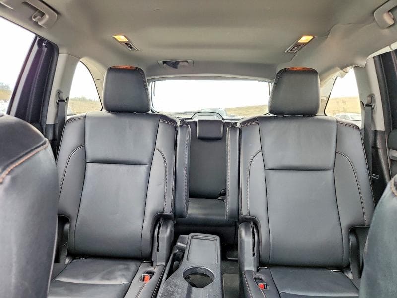 2019 TOYOTA HIGHLANDER XLE 10