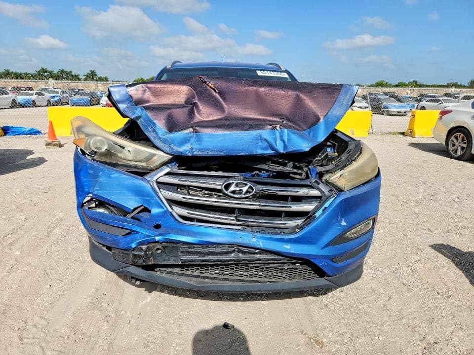 2017 HYUNDAI TUCSON SE 5