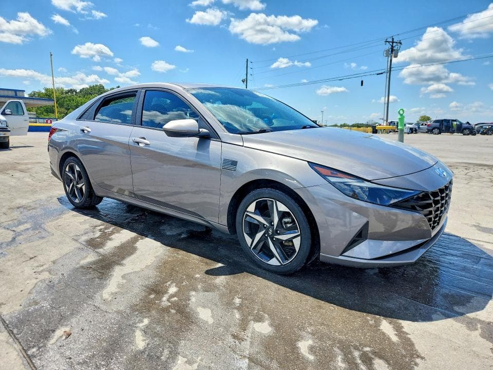 2023 HYUNDAI ELANTRA SEL 4
