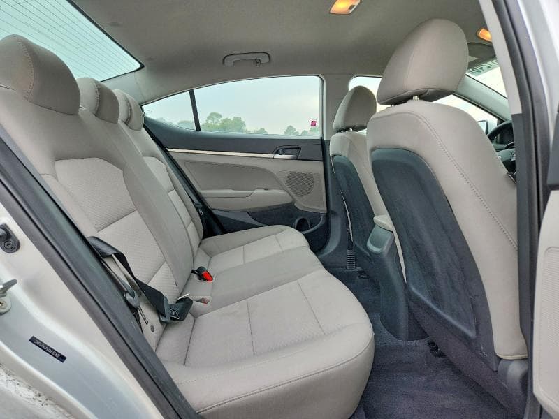 2020 HYUNDAI ELANTRA SE 10