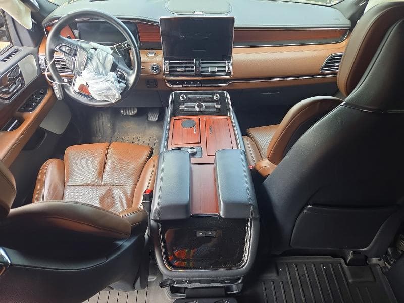 2023 LINCOLN NAVIGATOR L RESERVE 8