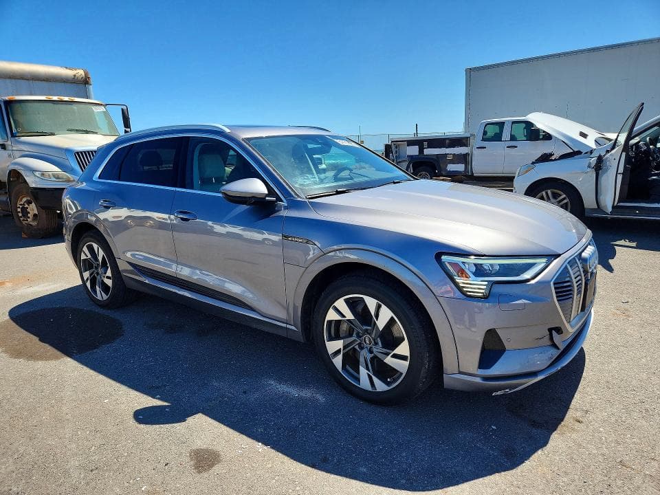 2022 AUDI E-TRON PREMIUM 4