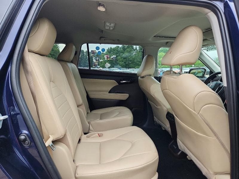 2022 TOYOTA HIGHLANDER XLE 11