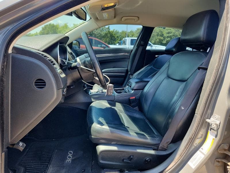 2017 CHRYSLER 300 LIMITED 7