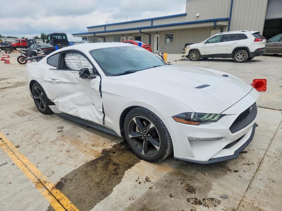 2020 FORD MUSTANG 4