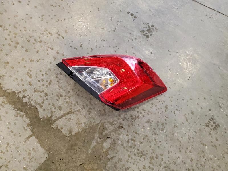 2018 HONDA CIVIC LX 12