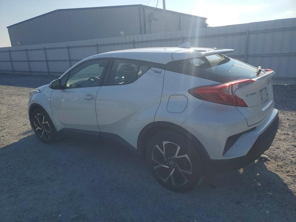 2018 TOYOTA C-HR XLE 2