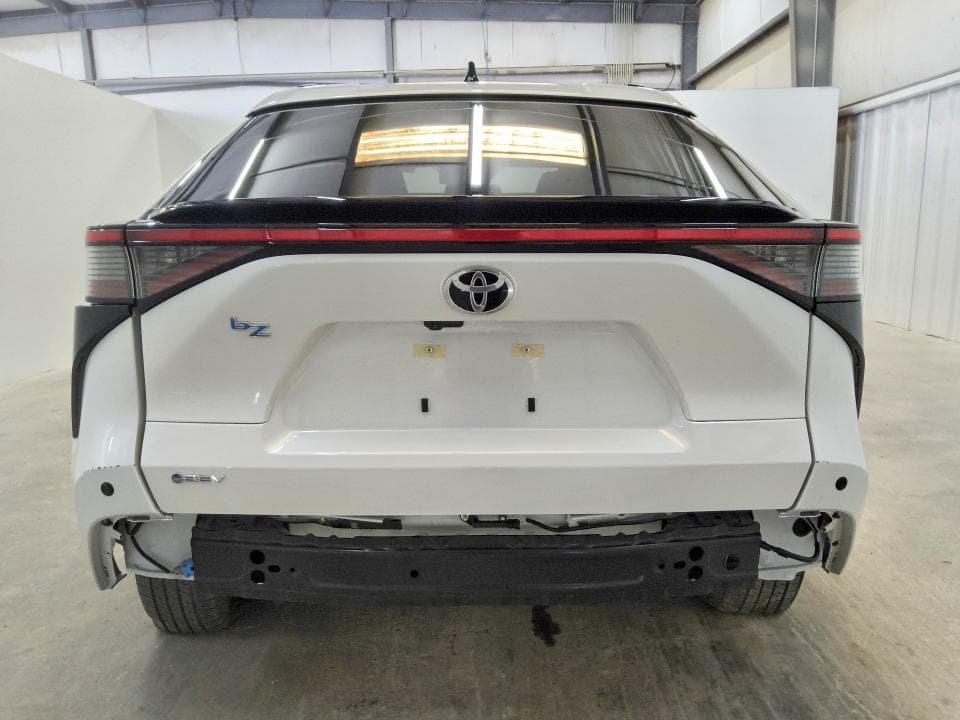 2026 TOYOTA BZ XLE PLUS 6