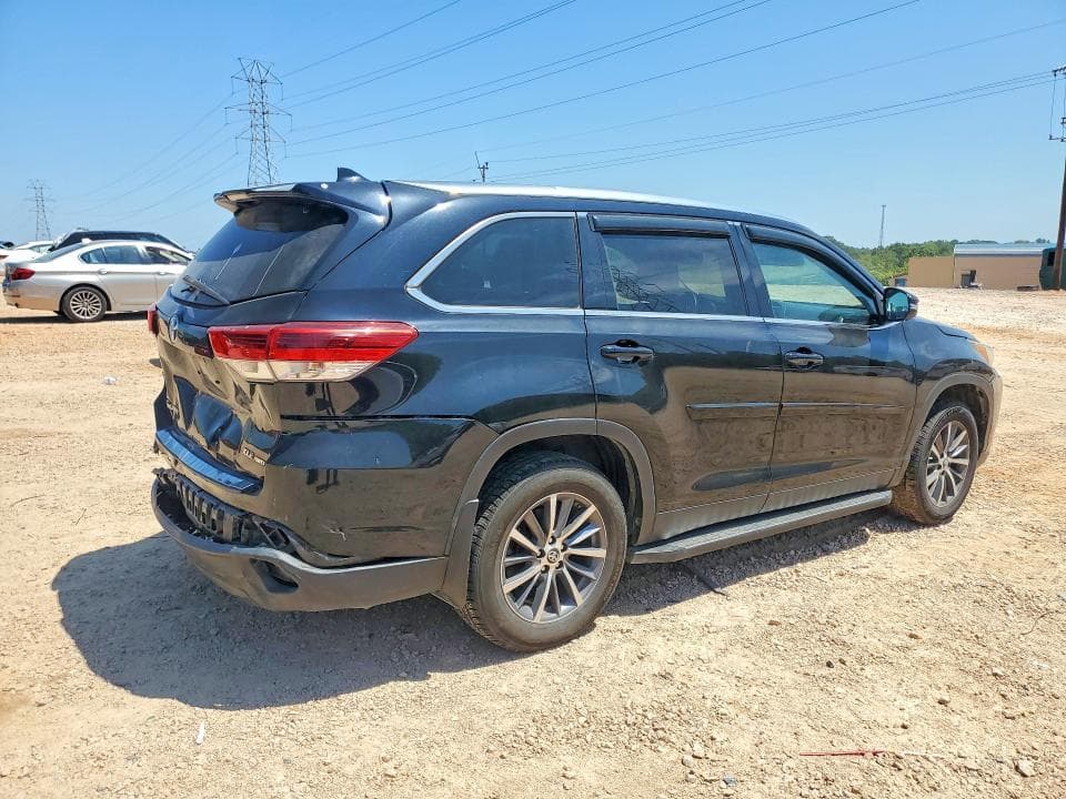 2019 TOYOTA HIGHLANDER XLE 3