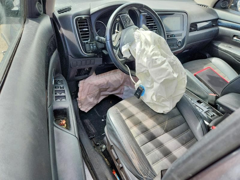 2019 MITSUBISHI OUTLANDER SE 8