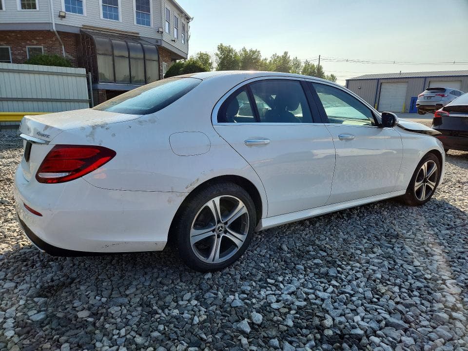 2019 MERCEDES-BENZ E 300 4MATIC 3